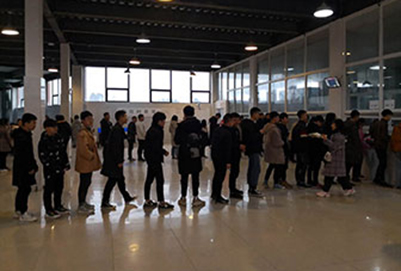 成都广信数字技术职业学校学生就餐 成都广信数字技术职业学校学生就餐