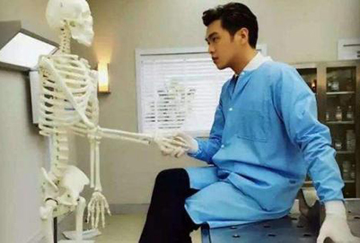 成都希望卫校：男生读护理专业的未来发展趋势