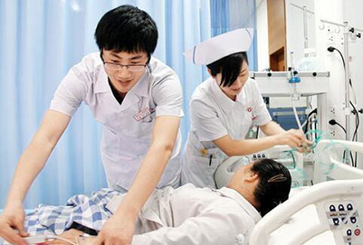 贵阳人民医院护士学校：男生学护理专业好就业吗?