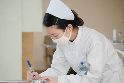 贵州省人民医院护士学校高级护理专业好就业吗?