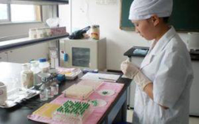 重庆卫生学校专业吗?办学如何