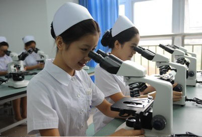 重庆卫生学校的教学设备以及就业措施如何
