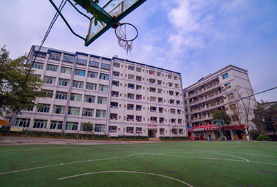 重庆沙坪坝区高铁学校的费用?