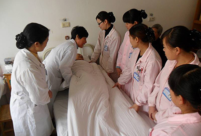 2019年重庆有全日制药剂专业的卫校吗