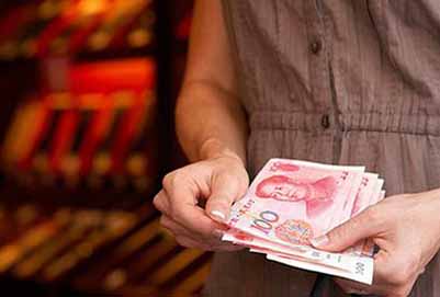 重庆口腔专业学校一年的学费大概是多少