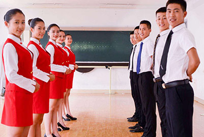 重庆航空专业学校一年学费多少