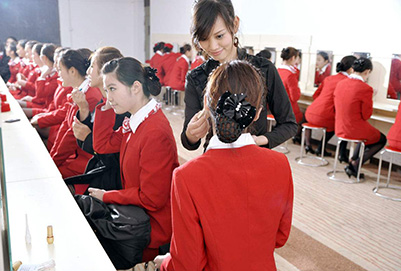 重庆航空专业学校一年的学费大概是多少