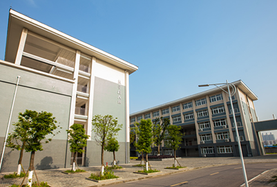 重庆城市建设铁路技工学校招生办联系电话