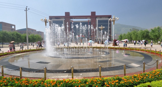 河北民族师范学院