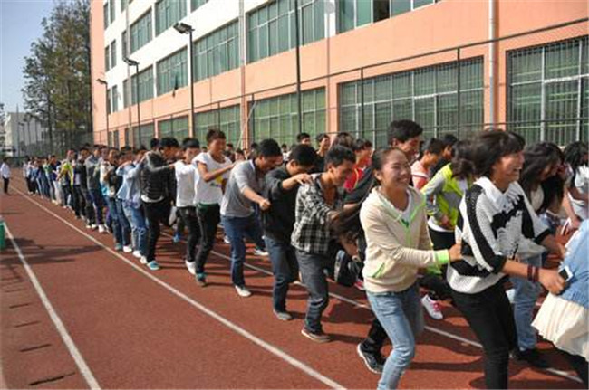 四川省德昌县职业高级中学开设哪些专业？