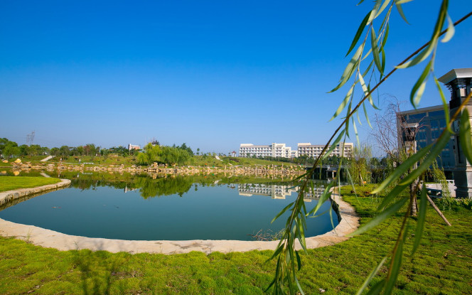 安庆医药高等专科学校