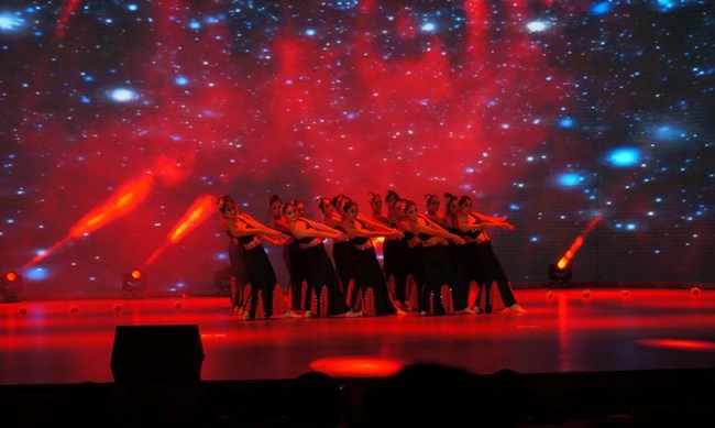 乐山市计算机学校幼师专业第八届技能大赛一等奖“女儿花”