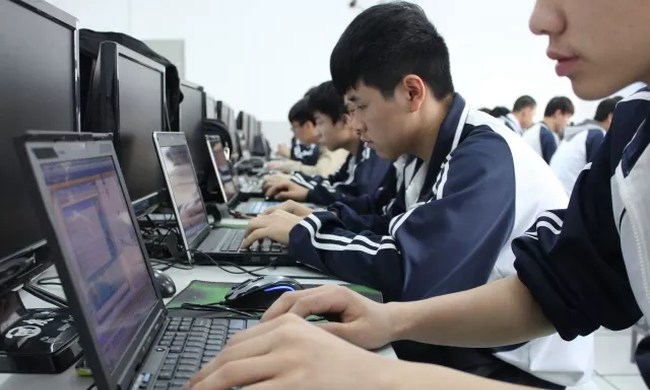 郫县友爱职业技术学校计算机应用专业