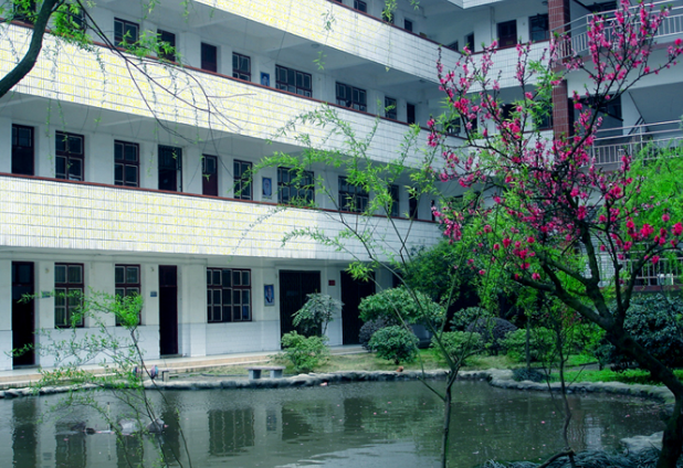 湖南汽车工程职业学院