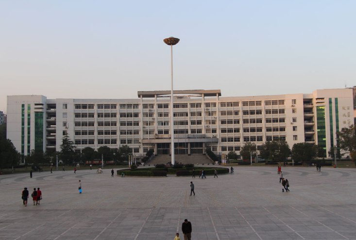 湖南人文科技学院