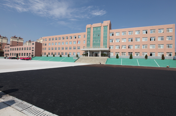 （辽宁鞍山师范学院附属卫生学校）校园环境