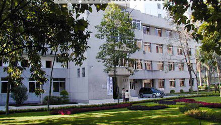 广州中医药大学校园风景