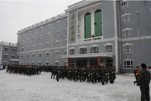 (黑龙江省鹤岗卫生学校)校园环境