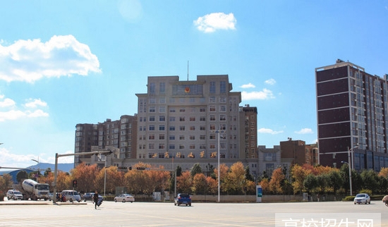 曲靖工商职业技术学校