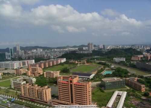 上海市房地产学校图片