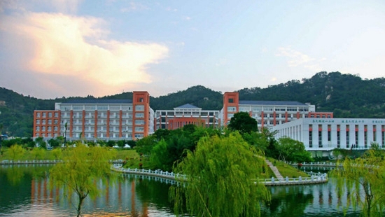 厦门医学院