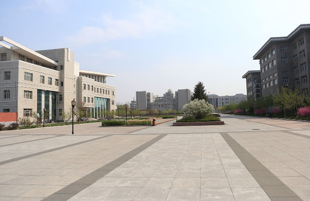 赤峰学院医学院