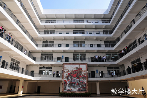 南充技师学院潆溪校区大厅