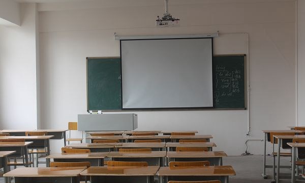 成都温江新运职业学校(新运高铁学校)多媒体教室