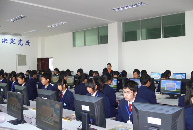 四川省德昌县职业高级中学（德昌职高）计算机专业软件应用实训室