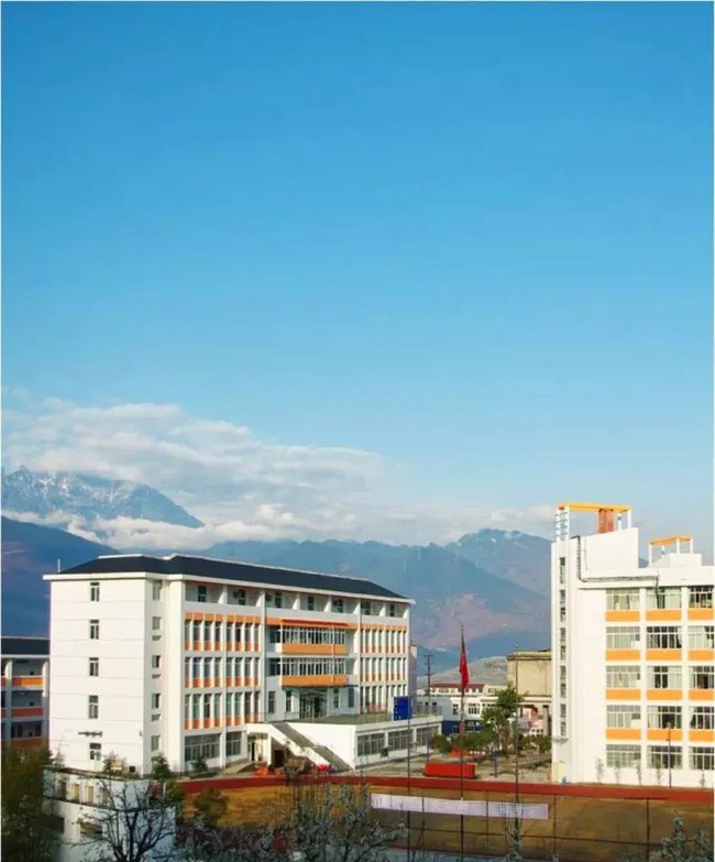 四川省汉源县职业高级中学远看教学大楼