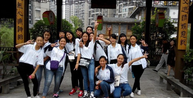 宜宾上宁县职业高级中学校（长宁县职业技术学校）9+3的同学们参观南溪古镇