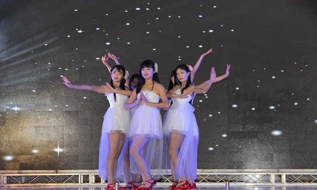 四川省电子商务学校（四川省粮食经济学校）文艺晚会舞蹈表演