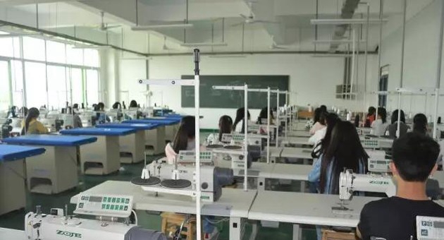四川江安县职业技术学校（宜宾江安职校）服装专业实训室