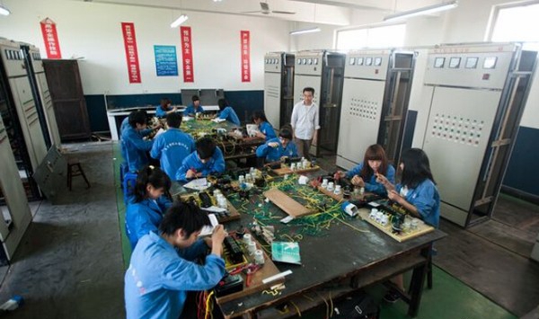 自贡市高级技工学校(自贡市职业培训学院)电力拖动实训室
