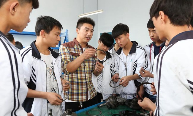 四川省电子商务学校（四川省粮食经济学校）汽车维修实训