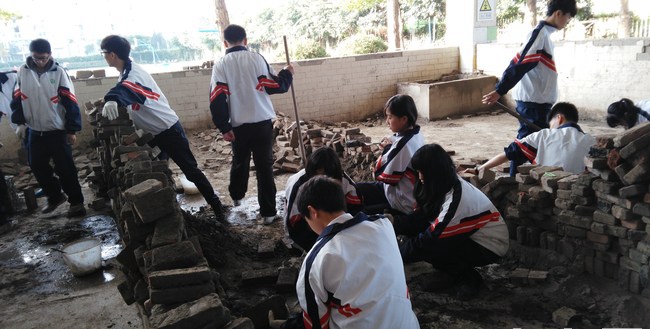 成都建筑职业中专学校常规校内实训