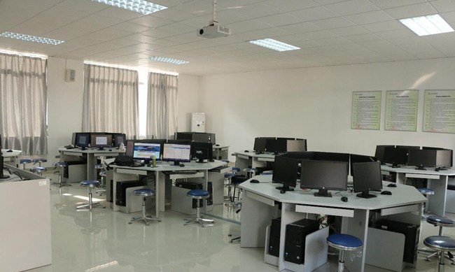 四川省商务学校（郫县校区）市场营销软件实训室