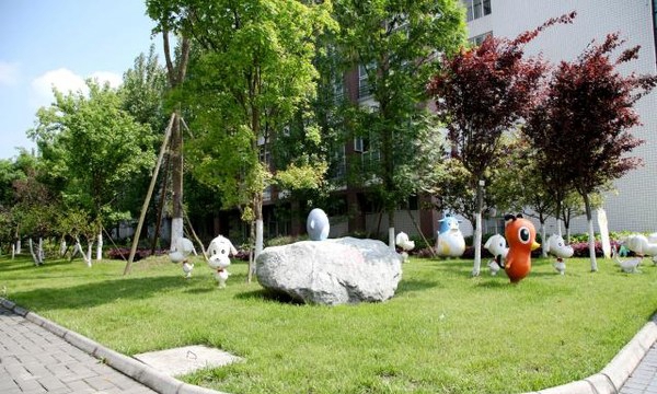 四川省旅游学校校园绿化