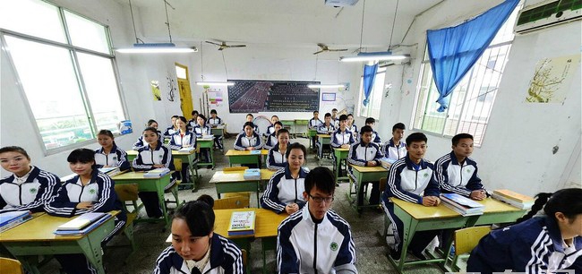 自贡市旅游职业高级中学教室