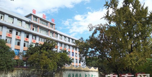 四川省盐业学校乐学广场风光