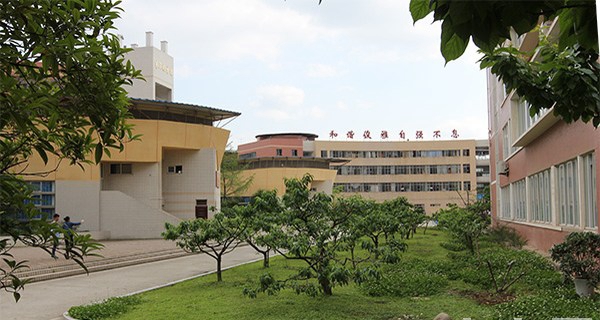 四川省卫生学校龙泉校区校园小景（龙泉校区）